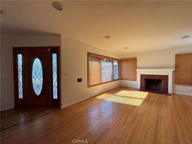 1075 E 71st, Long Beach, CA 90805