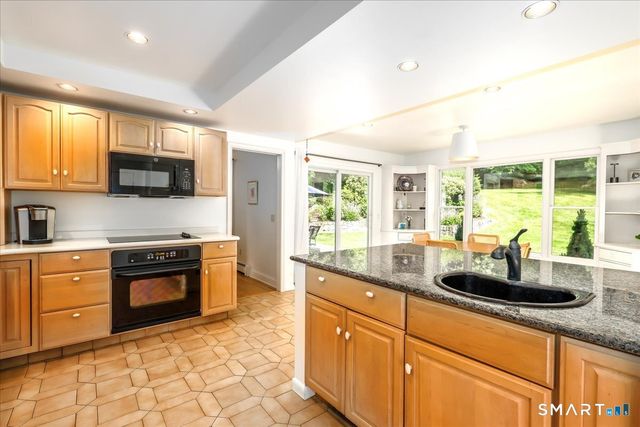 21 White Pine Drive, Brookfield, CT 06804