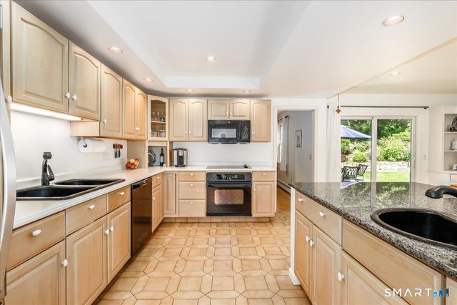 21 White Pine Drive, Brookfield, CT 06804