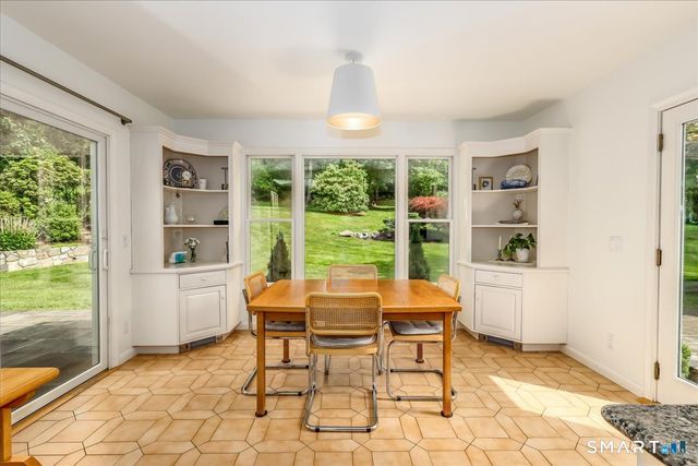 21 White Pine Drive, Brookfield, CT 06804