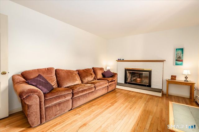 21 White Pine Drive, Brookfield, CT 06804