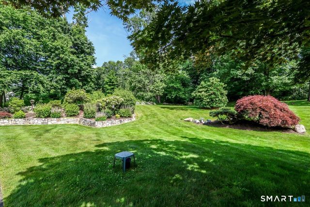 21 White Pine Drive, Brookfield, CT 06804