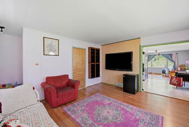 34 Mountainview Avenue, Albany, NY 12208