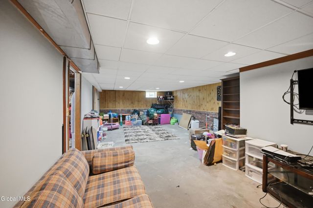 34 Mountainview Avenue, Albany, NY 12208