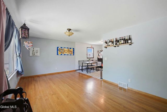 34 Mountainview Avenue, Albany, NY 12208