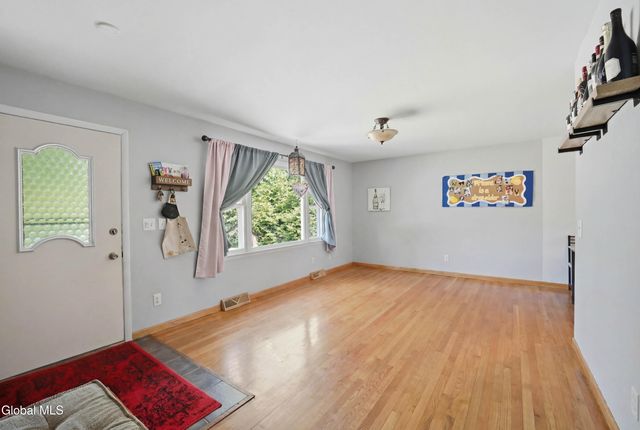 34 Mountainview Avenue, Albany, NY 12208
