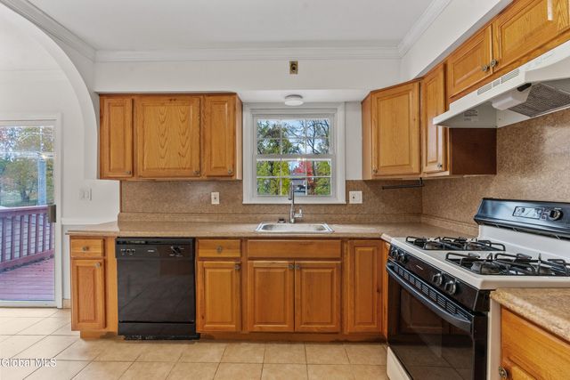 53 Eberle Road, Colonie, NY 12110