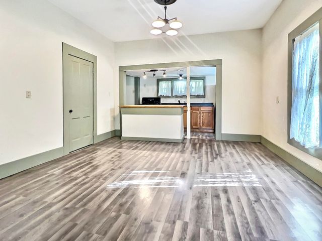 105 N Elm Street, Monett, MO 65708