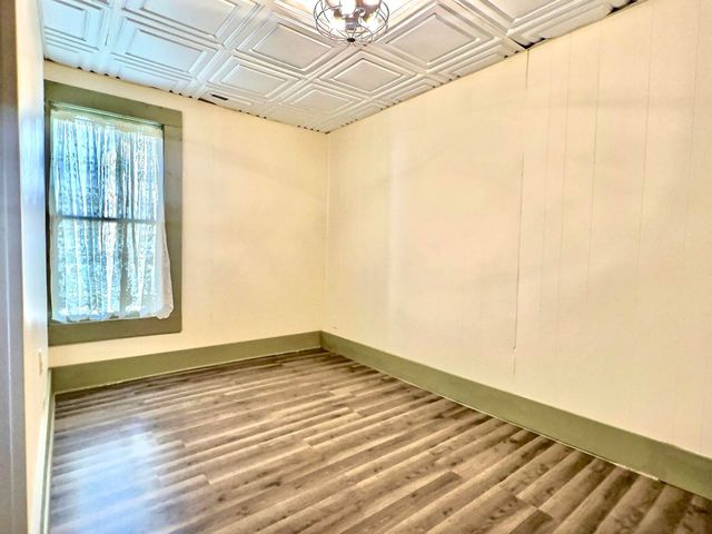 105 N Elm Street, Monett, MO 65708