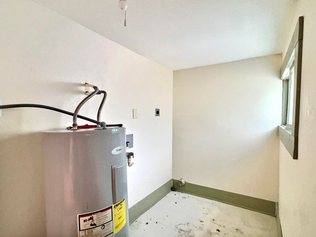 105 N Elm Street, Monett, MO 65708