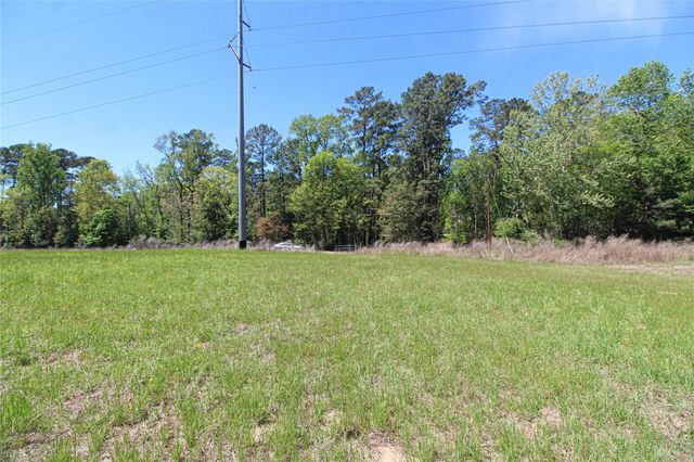 280-1 Waka, Livingston, TX 77351