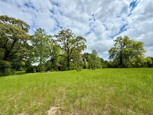 280-1 Waka, Livingston, TX 77351