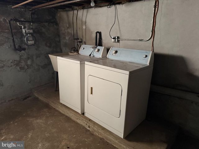 319 MERCY ST, Philadelphia, PA 19148