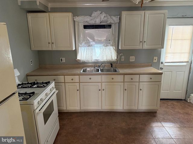 319 MERCY ST, Philadelphia, PA 19148