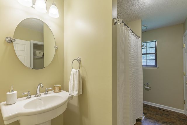 5334 Hunter Village Drive, Ooltewah, TN 37363