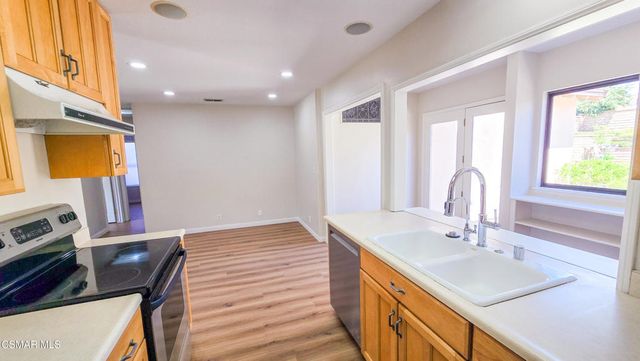 3105 Lodgewood Street, Newbury Park, CA 91320
