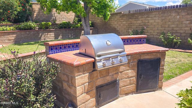 3105 Lodgewood Street, Newbury Park, CA 91320