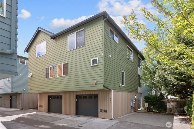 470 N 130th Street, Seattle, WA 98133