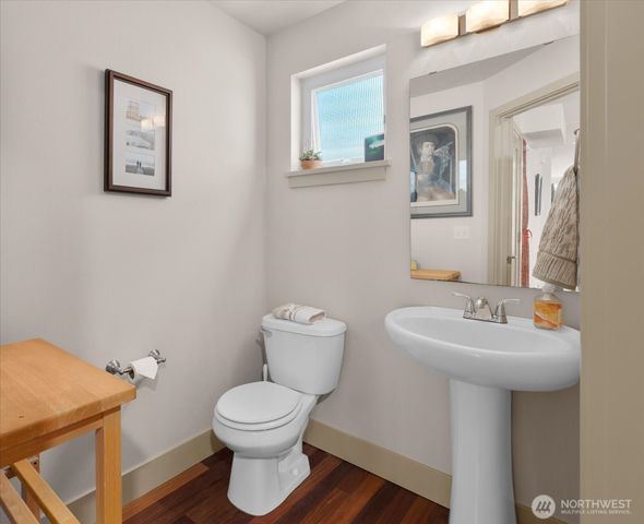 470 N 130th Street, Seattle, WA 98133