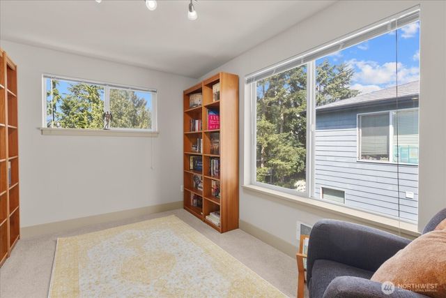 470 N 130th Street, Seattle, WA 98133