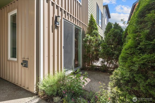470 N 130th Street, Seattle, WA 98133