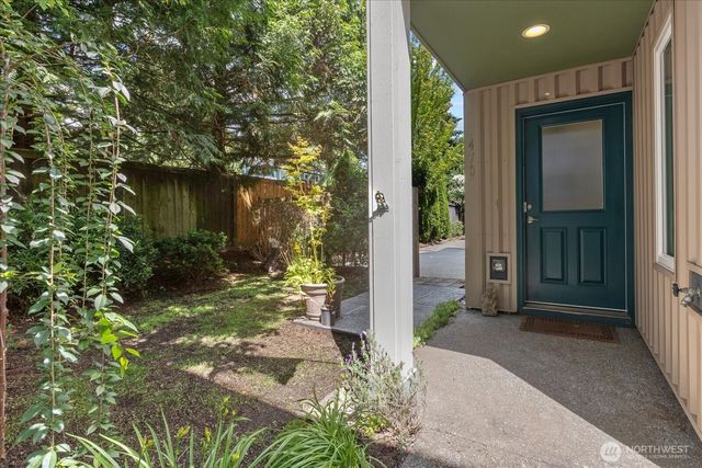 470 N 130th Street, Seattle, WA 98133