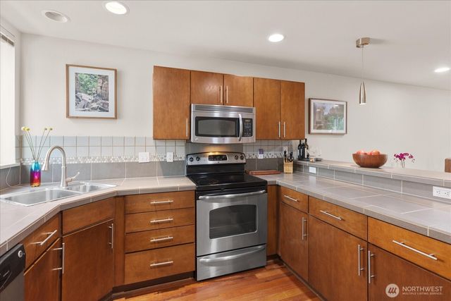 470 N 130th Street, Seattle, WA 98133
