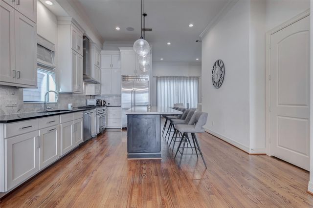 4220 Law Street, Houston, TX 77005