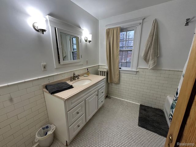 677 Atkinson Street, Detroit, MI 48202