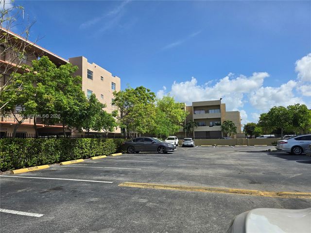 6070 W 18th Avenue 213, Hialeah, FL 33012
