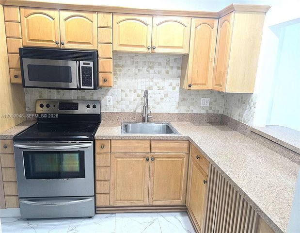 6070 W 18th Avenue 213, Hialeah, FL 33012