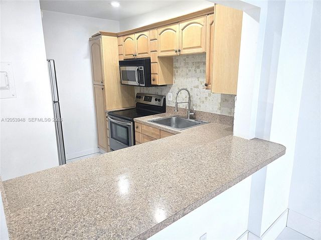 6070 W 18th Avenue 213, Hialeah, FL 33012