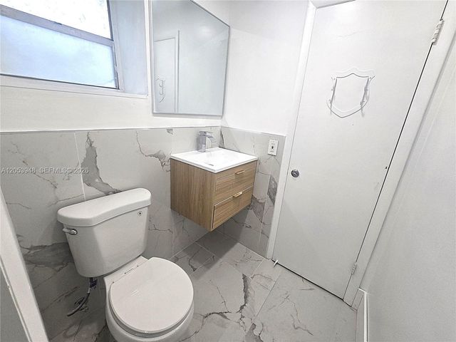 6070 W 18th Avenue 213, Hialeah, FL 33012