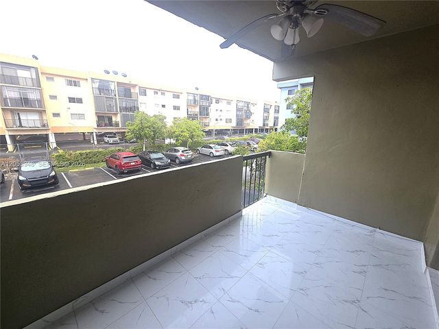 6070 W 18th Avenue 213, Hialeah, FL 33012