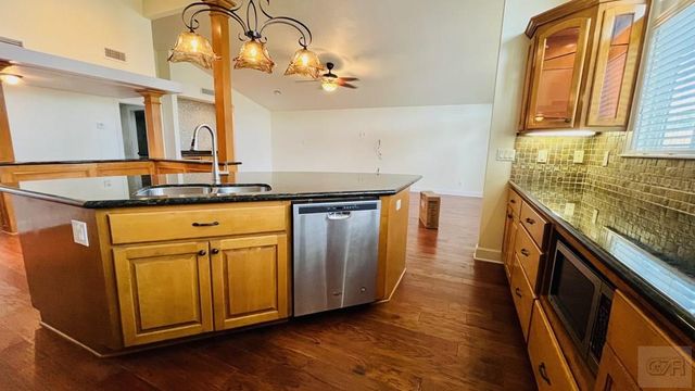 6514 Golf Crest Drive, Galveston, TX 77551