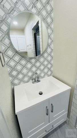 6514 Golf Crest Drive, Galveston, TX 77551