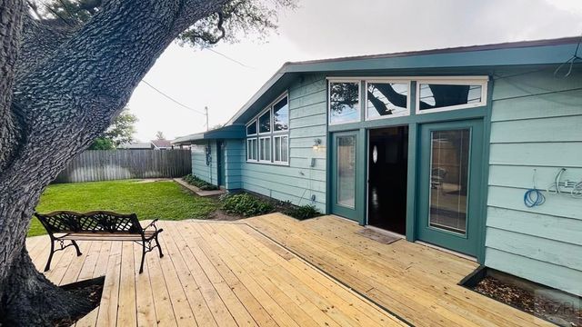 6514 Golf Crest Drive, Galveston, TX 77551