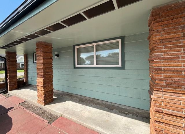 6514 Golf Crest Drive, Galveston, TX 77551