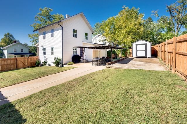 911 Jones St, Old Hickory, TN 37138