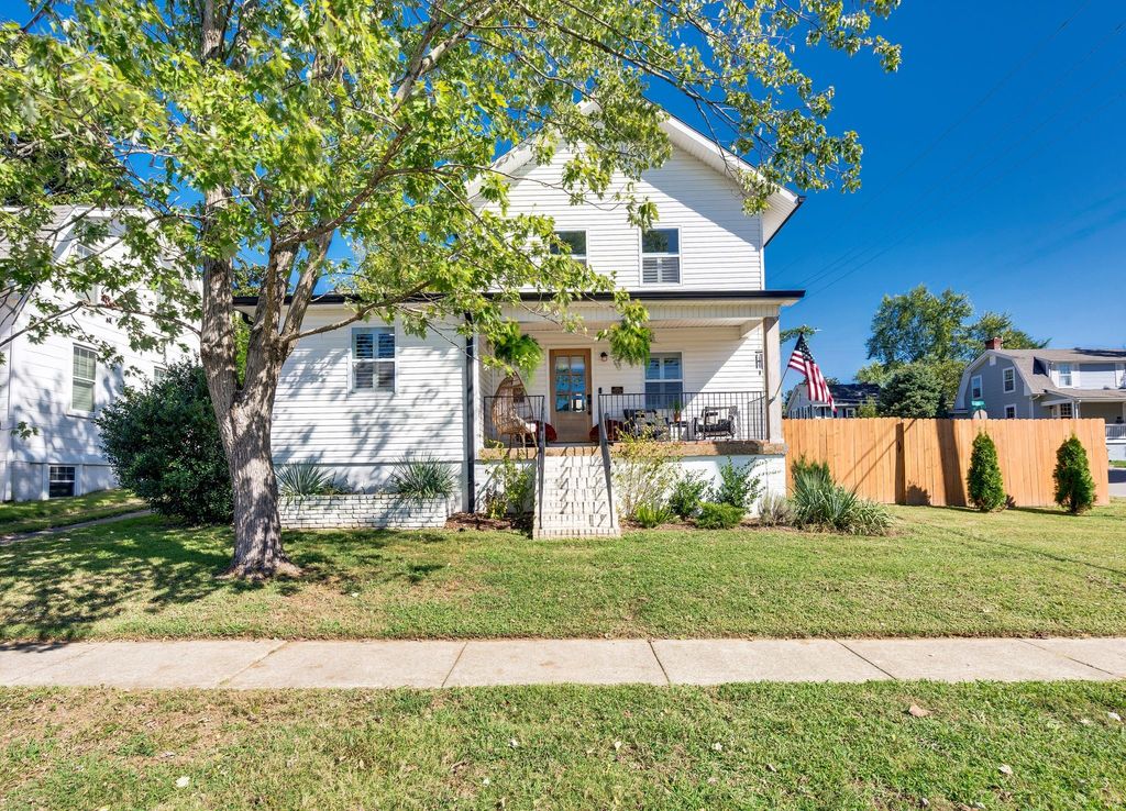 911 Jones St, Old Hickory, TN 37138