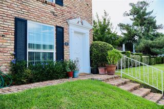 2201 Fountain View Drive 5J, Houston, TX 77057