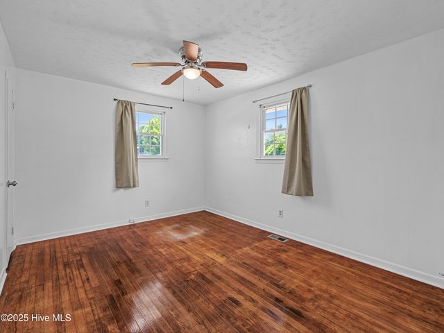 107 Tower Drive, Jacksonville, NC 28546