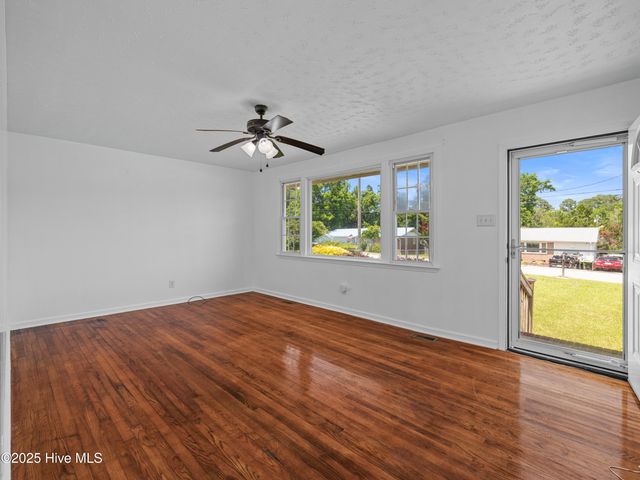 107 Tower Drive, Jacksonville, NC 28546