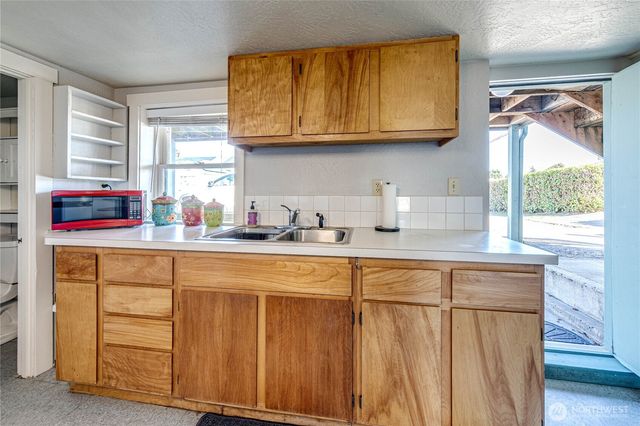 720 S Peabody Street, Port Angeles, WA 98362