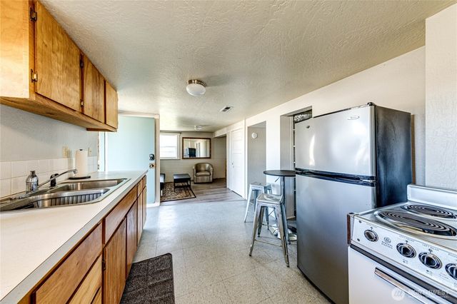 720 S Peabody Street, Port Angeles, WA 98362