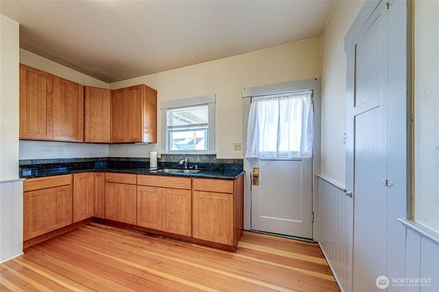720 S Peabody Street, Port Angeles, WA 98362