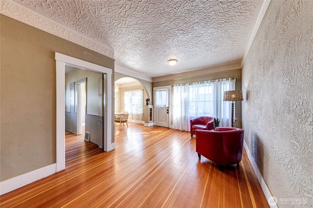 720 S Peabody Street, Port Angeles, WA 98362