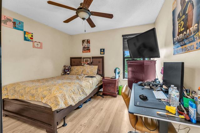 143 W Tara Lakes Dr Drive W, Boynton Beach, FL 33436