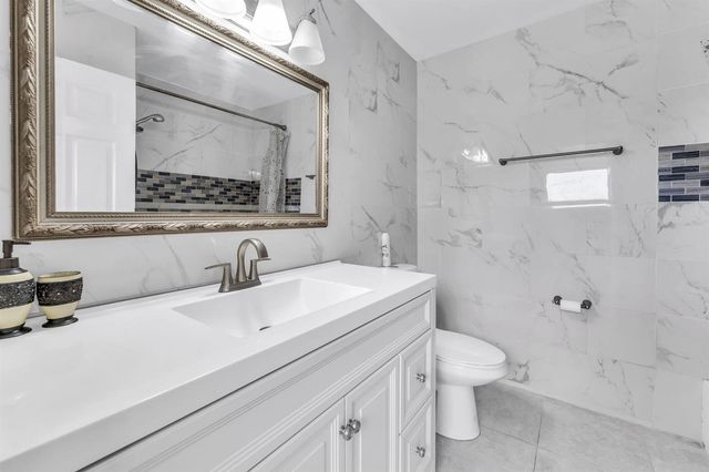 143 W Tara Lakes Dr Drive W, Boynton Beach, FL 33436