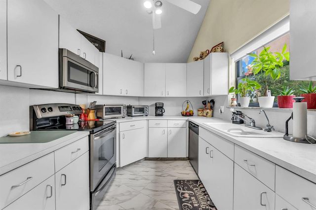 143 W Tara Lakes Dr Drive W, Boynton Beach, FL 33436